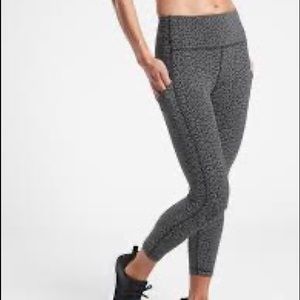 Athleta Ultimate Stash Pocket Textured 7/8 Tight